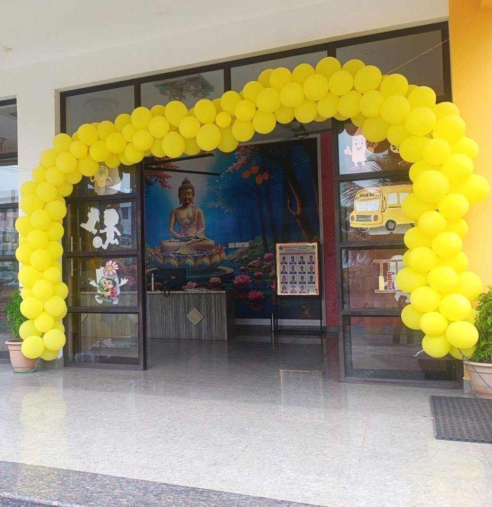 YELLOW FEAST SHOPPING  CELEBERATION